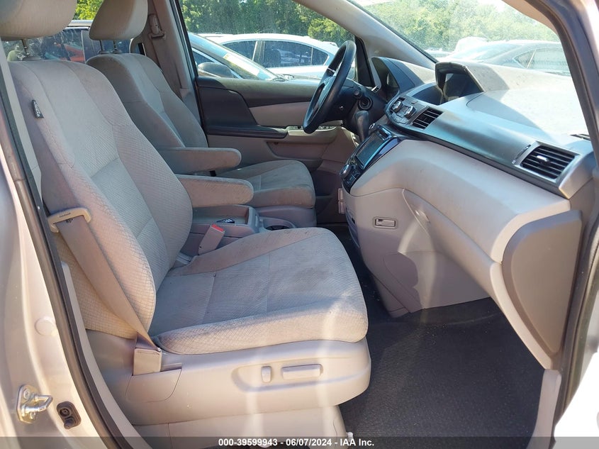 2016 HONDA ODYSSEY SE - 5FNRL5H3XGB146993