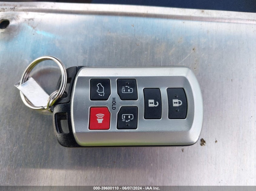 2017 Toyota Sienna Xle 8 Passenger VIN: 5TDYZ3DC1HS772109 Lot: 39600110