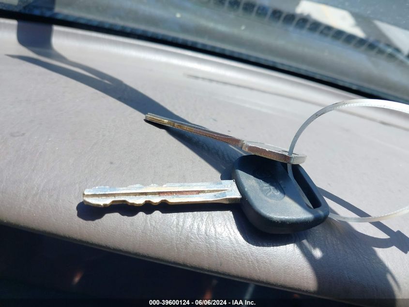 2000 Toyota Tundra Ltd V8 VIN: 5TBBT4816YS070141 Lot: 39600124