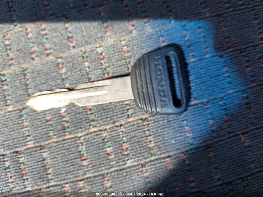 1999 Honda Civic Dx VIN: 2HGEJ6448XH113351 Lot: 39600255