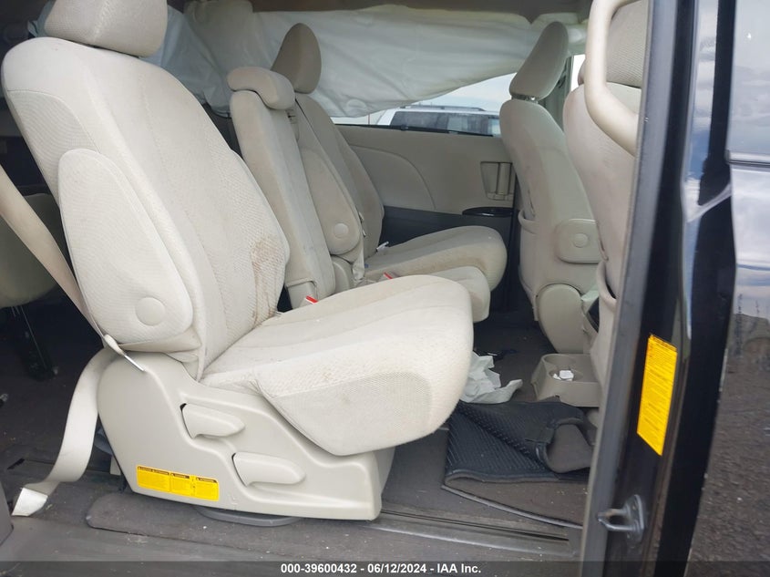 2011 Toyota Sienna Le V6 VIN: 5TDKK3DCXBS044404 Lot: 39600432