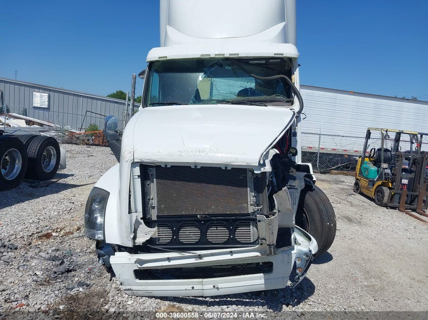 2016 Volvo Vn Vnl VIN: 4V4NC9EG4GN929939 Lot: 39600558