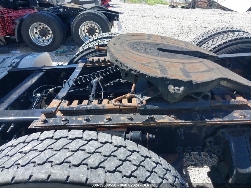 2016 Volvo Vn Vnl VIN: 4V4NC9EG4GN929939 Lot: 39600558