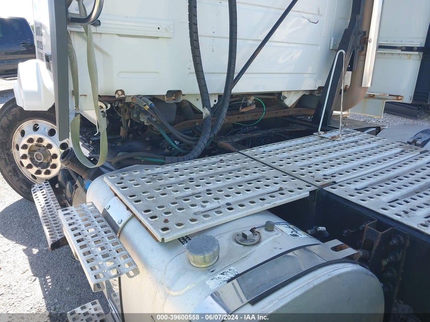 2016 Volvo Vn Vnl VIN: 4V4NC9EG4GN929939 Lot: 39600558