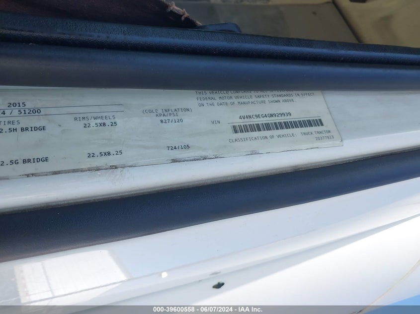 2016 Volvo Vn Vnl VIN: 4V4NC9EG4GN929939 Lot: 39600558