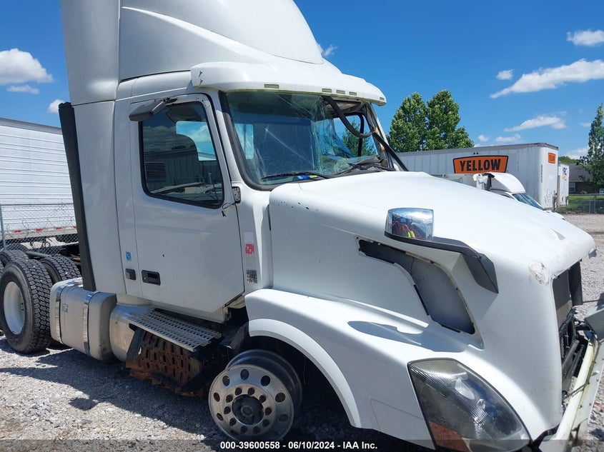 2016 Volvo Vn Vnl VIN: 4V4NC9EG4GN929939 Lot: 39600558