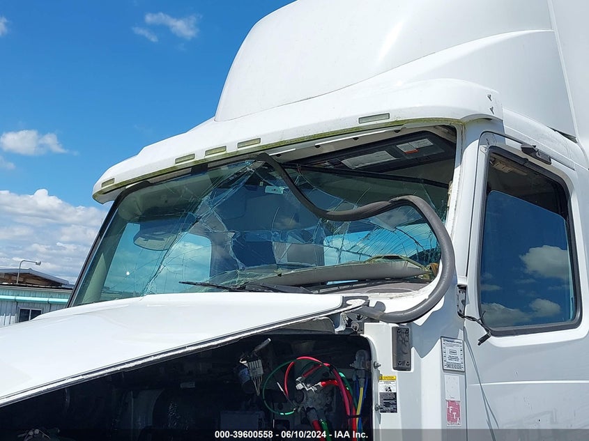 2016 Volvo Vn Vnl VIN: 4V4NC9EG4GN929939 Lot: 39600558