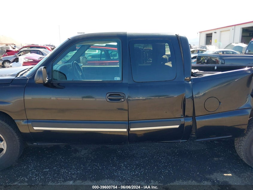 2003 Chevrolet Silverado 1500 Ls VIN: 2GCEC19T931379797 Lot: 39600754