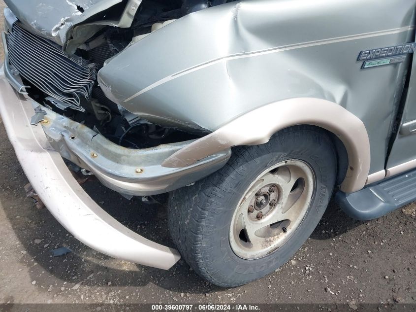 1999 Ford Expedition Eddie Bauer/Xlt VIN: 1FMPU18L2XLC26875 Lot: 39600797