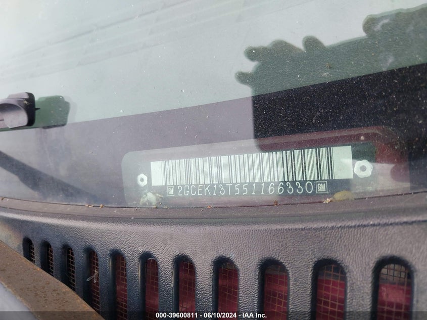 2005 Chevrolet Silverado 1500 Z71 VIN: 2GCEK13T551166330 Lot: 39600811