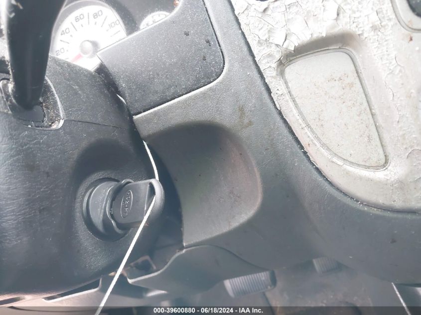 2005 Ford Escape Xls VIN: 1FMYU02Z75KB32165 Lot: 39600880