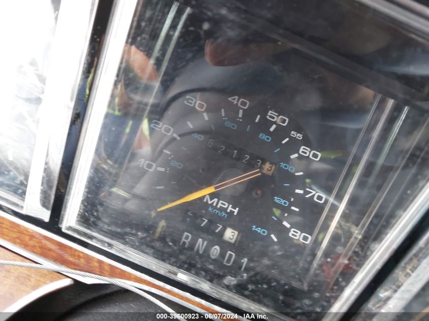 1989 Lincoln Town Car Signature VIN: 1LNBM82FXKY600943 Lot: 39600923