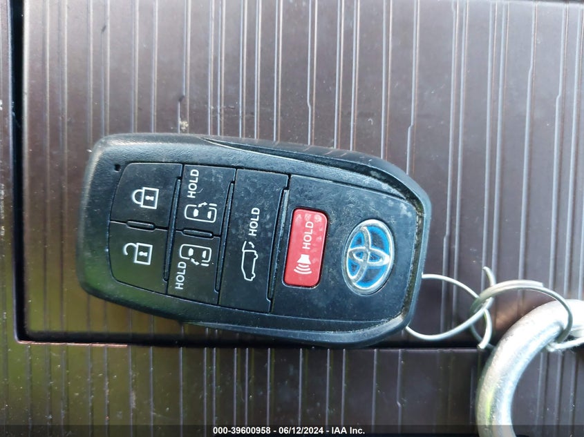 2023 Toyota Sienna Xle VIN: 5TDJRKEC9PS175069 Lot: 39600958