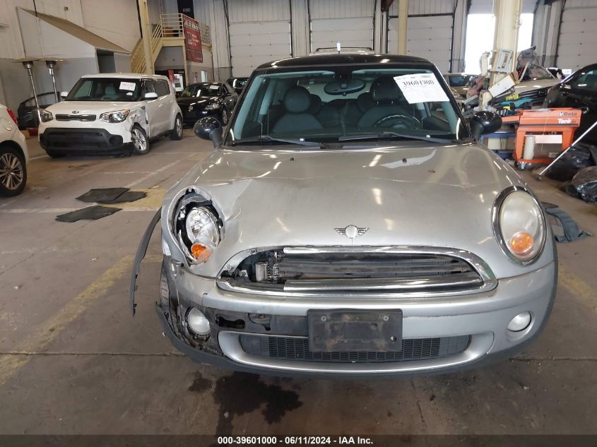 2007 Mini Cooper VIN: WMWMF33557TU60933 Lot: 39601000