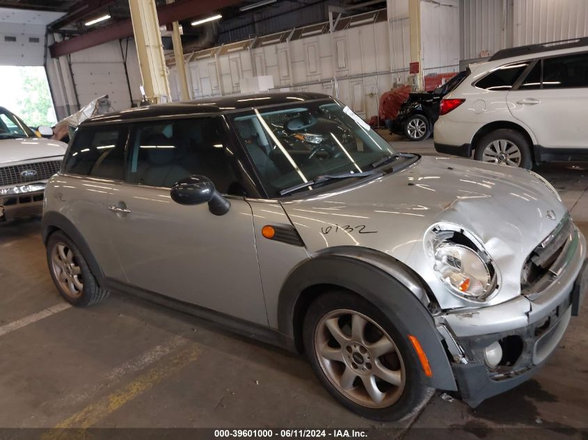 2007 Mini Cooper VIN: WMWMF33557TU60933 Lot: 39601000