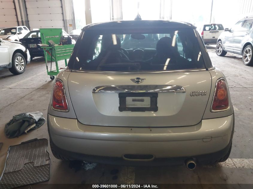 2007 Mini Cooper VIN: WMWMF33557TU60933 Lot: 39601000