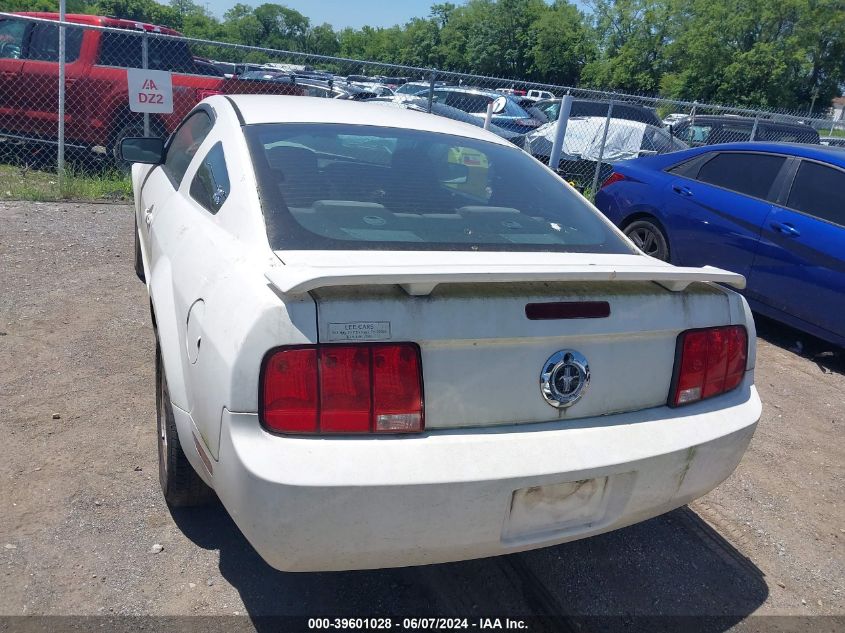 2005 Ford Mustang V6 Deluxe/V6 Premium VIN: 1ZVFT80N355163454 Lot: 39601028