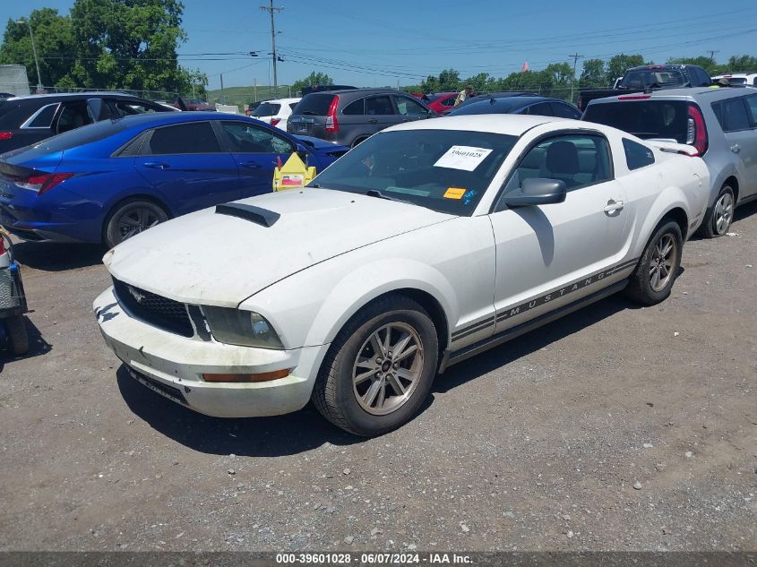 2005 Ford Mustang V6 Deluxe/V6 Premium VIN: 1ZVFT80N355163454 Lot: 39601028