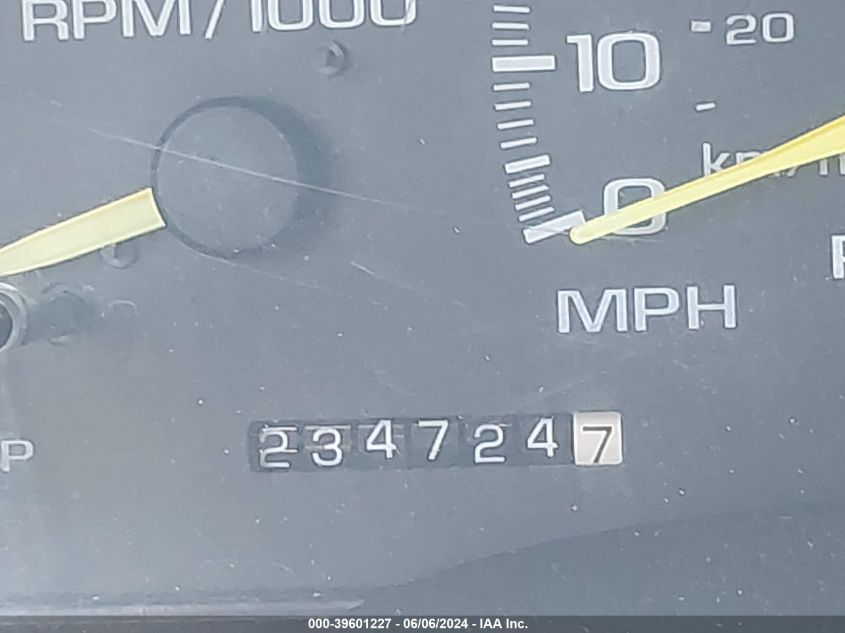 1997 Chevrolet Suburban K1500 VIN: 3GNFK16RXVG165533 Lot: 39601227