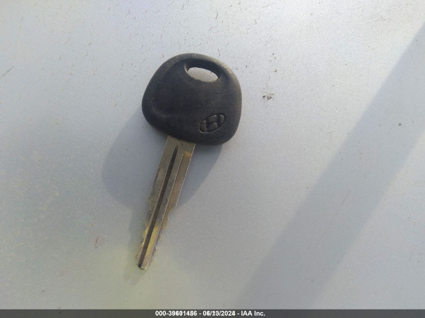 2005 Hyundai Elantra Gls/Gt VIN: KMHDN46D65U963923 Lot: 39601456