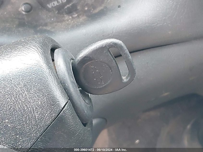 2002 Chevrolet Blazer Ls VIN: 1GNCT18W42K180097 Lot: 39601472