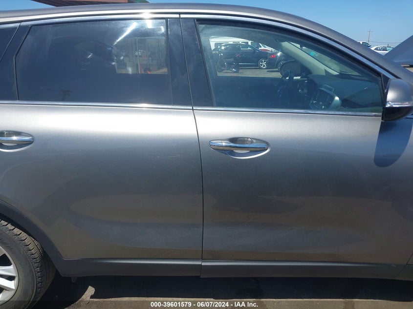 2019 Kia Sorento 2.4L L VIN: 5XYPG4A32KG466049 Lot: 39601579