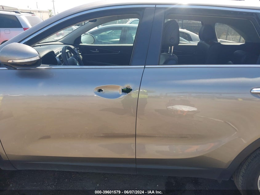 2019 Kia Sorento 2.4L L VIN: 5XYPG4A32KG466049 Lot: 39601579