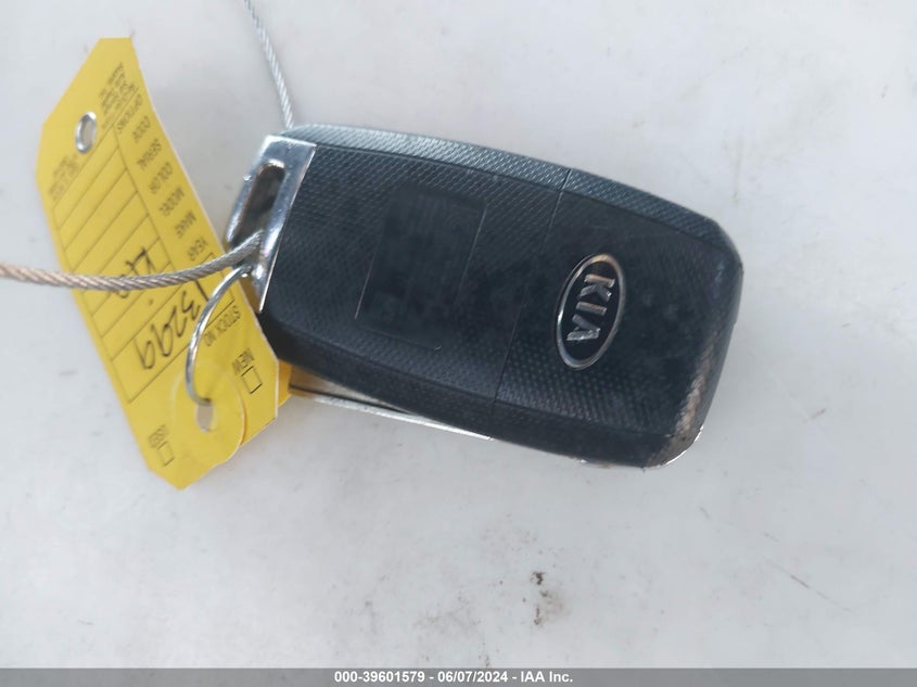 2019 Kia Sorento 2.4L L VIN: 5XYPG4A32KG466049 Lot: 39601579