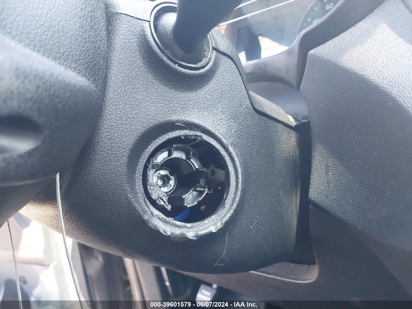 2019 Kia Sorento 2.4L L VIN: 5XYPG4A32KG466049 Lot: 39601579