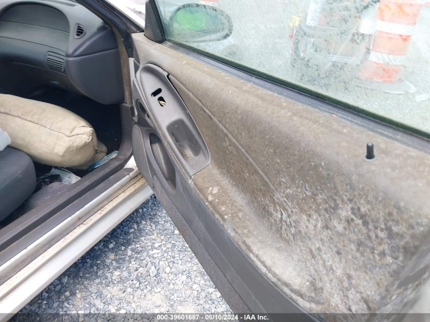 2001 Ford Mustang VIN: 1FAFP40471F175267 Lot: 39601687