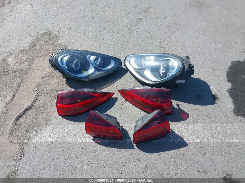 2017 Porsche Cayenne Platinum Edition VIN: WP1AA2A23HKA83550 Lot: 39601831