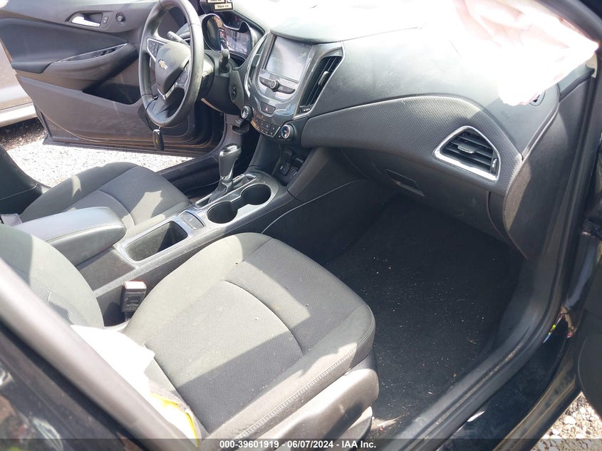 VIN 3G1BE6SM2HS610282 2017 CHEVROLET CRUZE LT AUTO