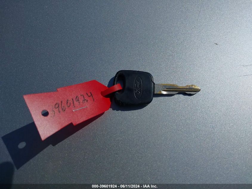 2000 Ford Explorer Xlt VIN: 1FMDU73E9YZA09398 Lot: 39601924