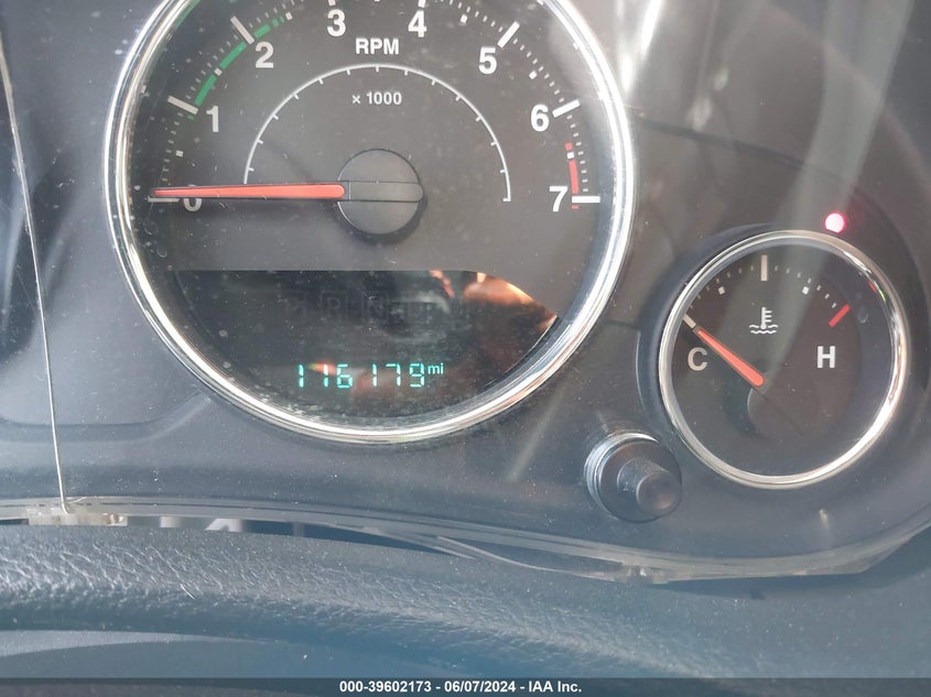 2017 JEEP WRANGLER UNLIMITED SPORT 4X4 - 1C4BJWDG1HL753417