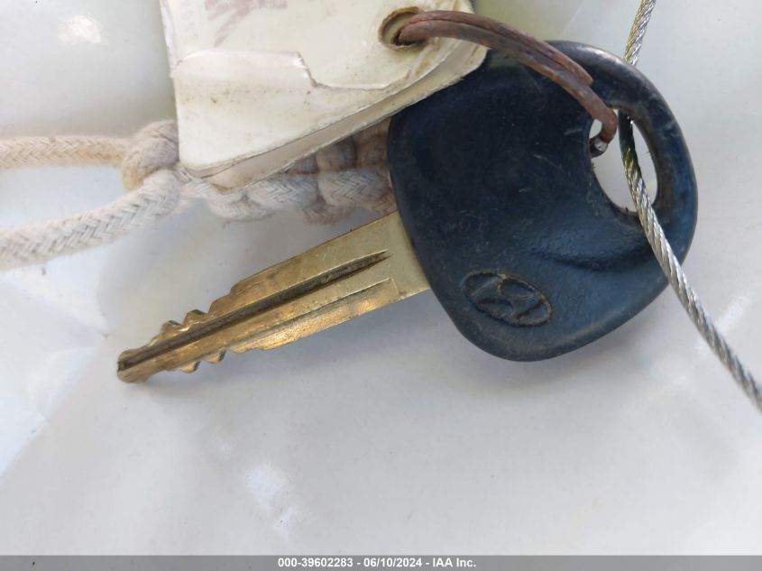 2002 Hyundai Elantra Gls VIN: KMHDN45D82U402765 Lot: 39602283