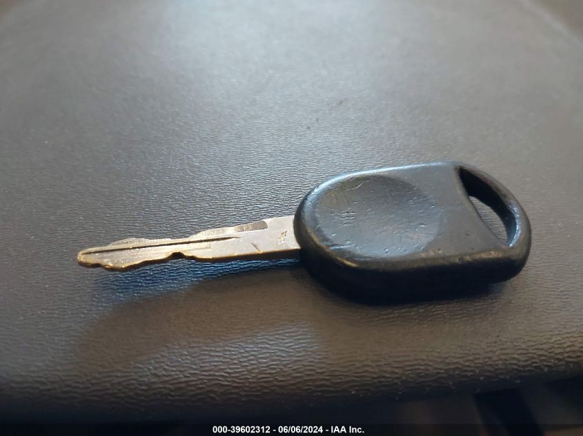 2008 Ford Focus Se/Ses VIN: 1FAHP35N58W272465 Lot: 39602312