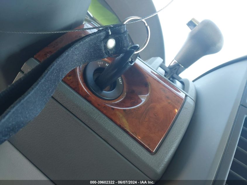 2008 Chrysler Town & Country Lx VIN: 2A8HR44H68R645617 Lot: 39602322