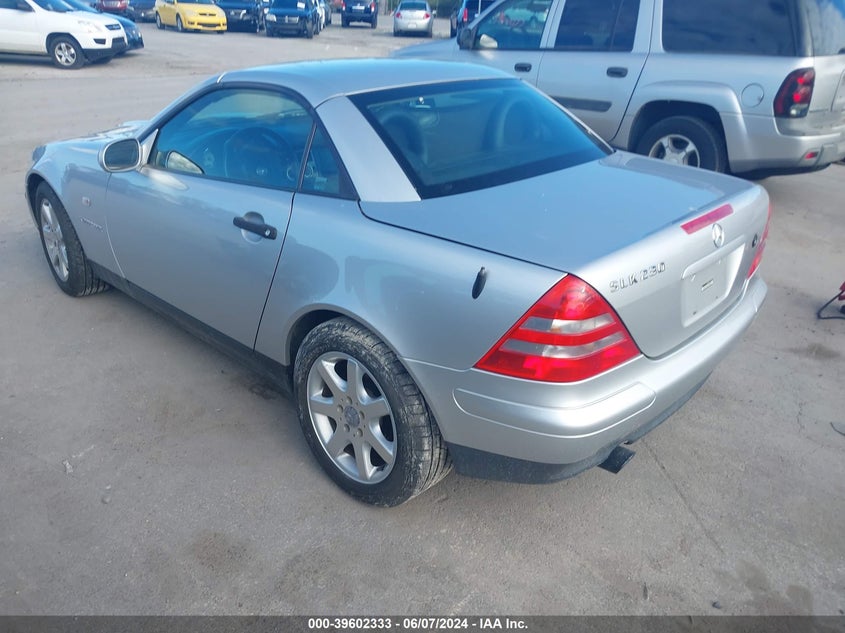 1998 Mercedes-Benz Slk 230 VIN: WDBKK47F7WF078994 Lot: 39602333