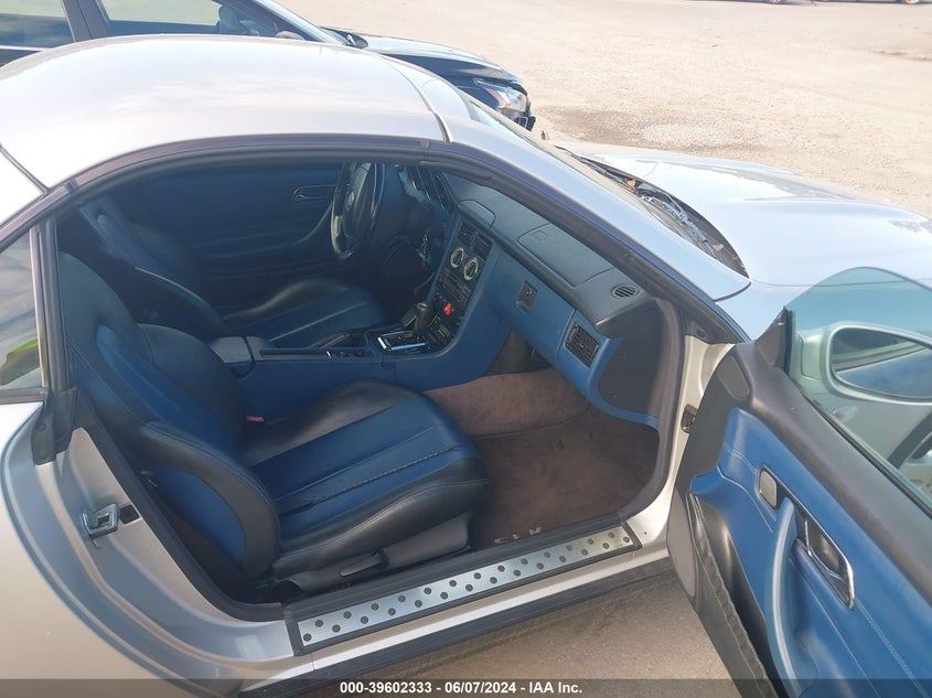 1998 Mercedes-Benz Slk 230 VIN: WDBKK47F7WF078994 Lot: 39602333