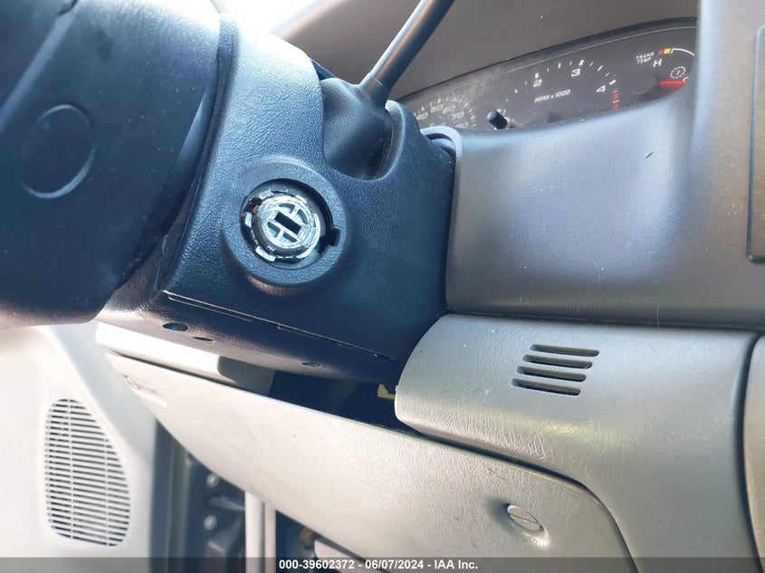 2004 Ford F-250 Lariat/Xl/Xlt VIN: 1FTNW21P44EA52591 Lot: 39602372