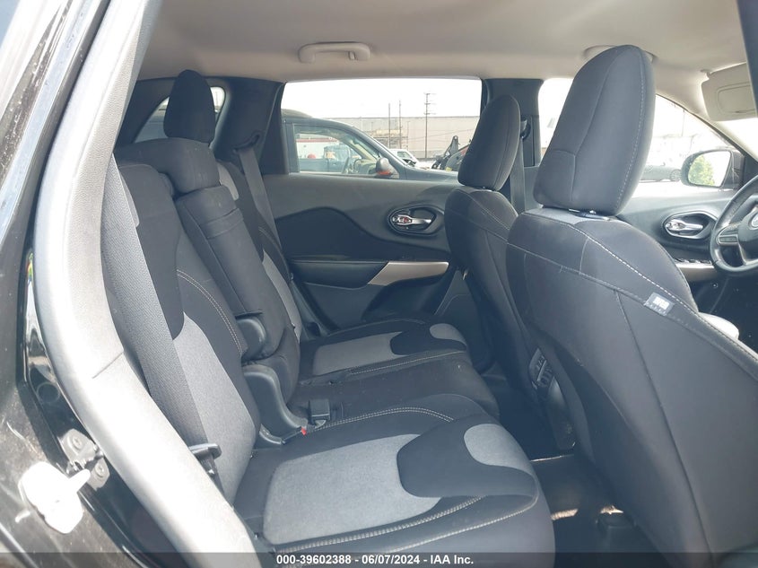VIN 1C4PJLAS7HW667055 2017 JEEP CHEROKEE SPORT