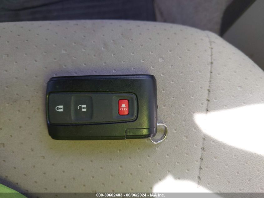 2007 Toyota Prius VIN: JTDKB20U377597339 Lot: 39602403