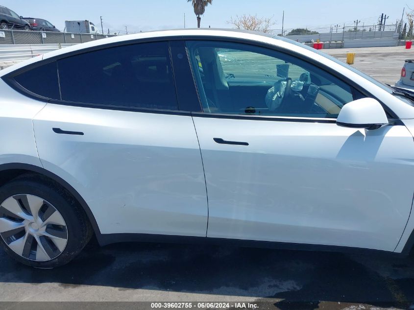 2022 Tesla Model Y Long Range Dual Motor All-Wheel Drive VIN: 7SAYGDEE8NF455555 Lot: 39602755