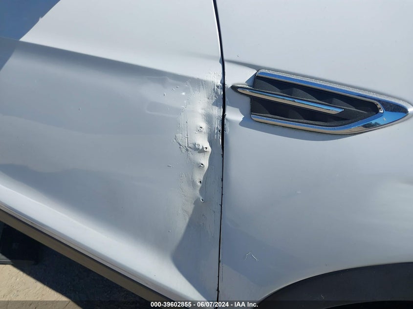 2018 Ford Escape Se VIN: 1FMCU0GD2JUD23479 Lot: 39602855