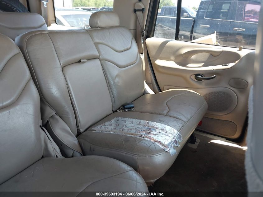 2000 Ford Expedition Xlt VIN: 1FMRU15L6YLA77451 Lot: 39603194