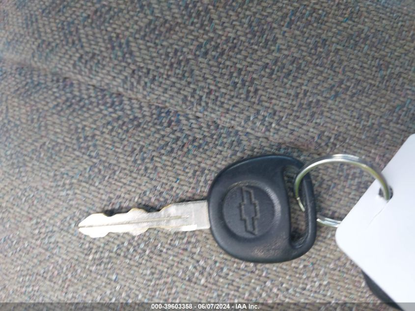 2003 Chevrolet Express VIN: 1GNFH15T731136319 Lot: 39603358