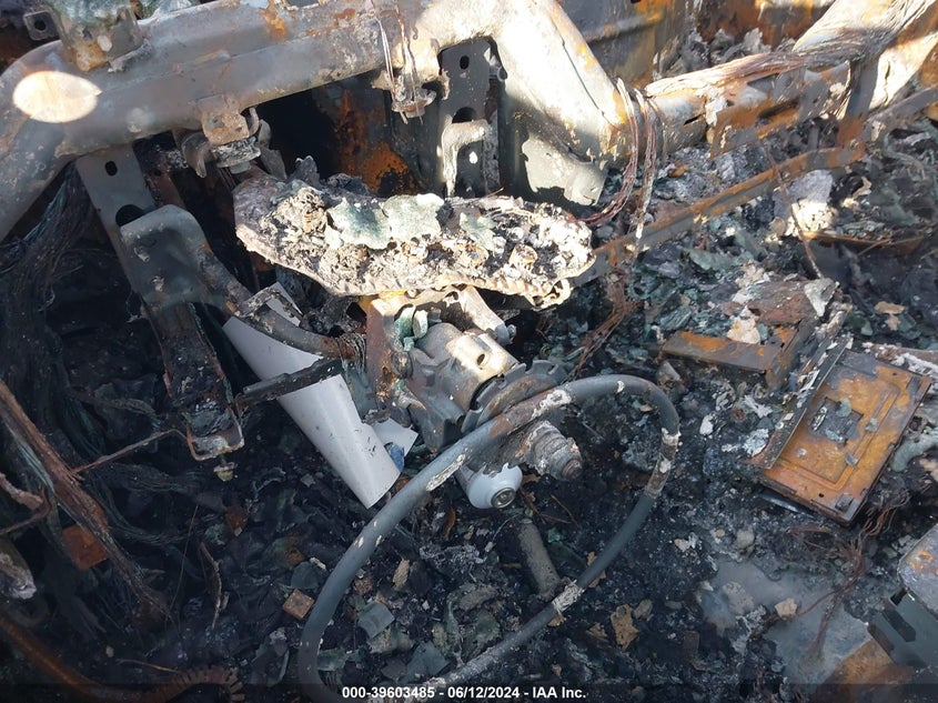 2015 Chevrolet Silverado 1500 2Lt VIN: 3GCUKREC2FG255272 Lot: 39603485