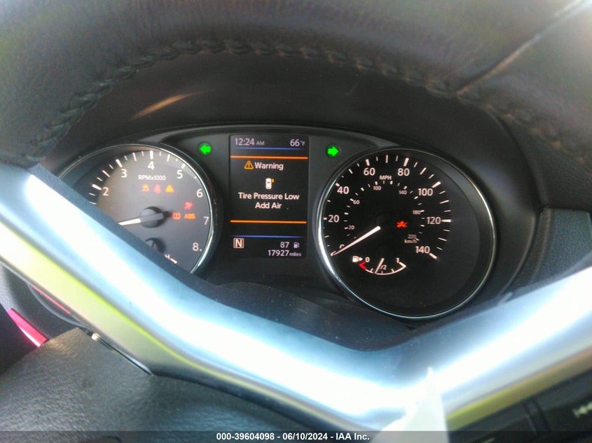 2018 Nissan Rogue Sv VIN: 5N1AT2MV0JC841339 Lot: 39604098