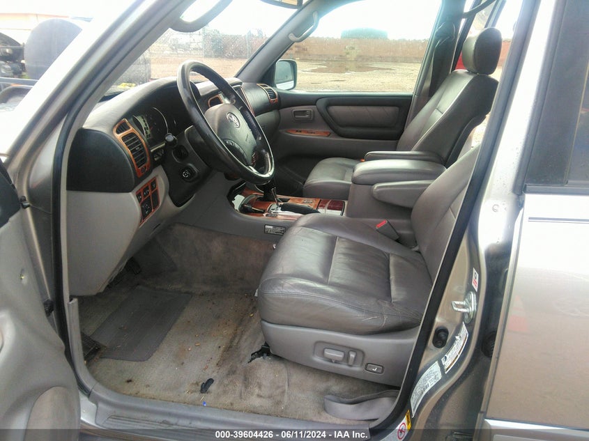 2004 Toyota Land Cruiser VIN: JTEHT05J842057676 Lot: 39604426