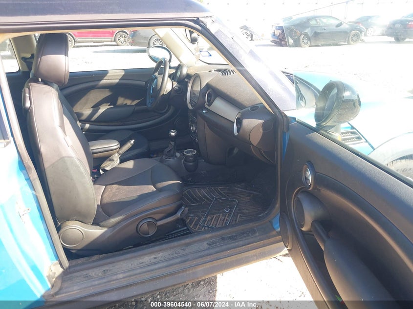 2014 Mini Clubman Cooper VIN: WMWZF3C58ET571494 Lot: 39604540